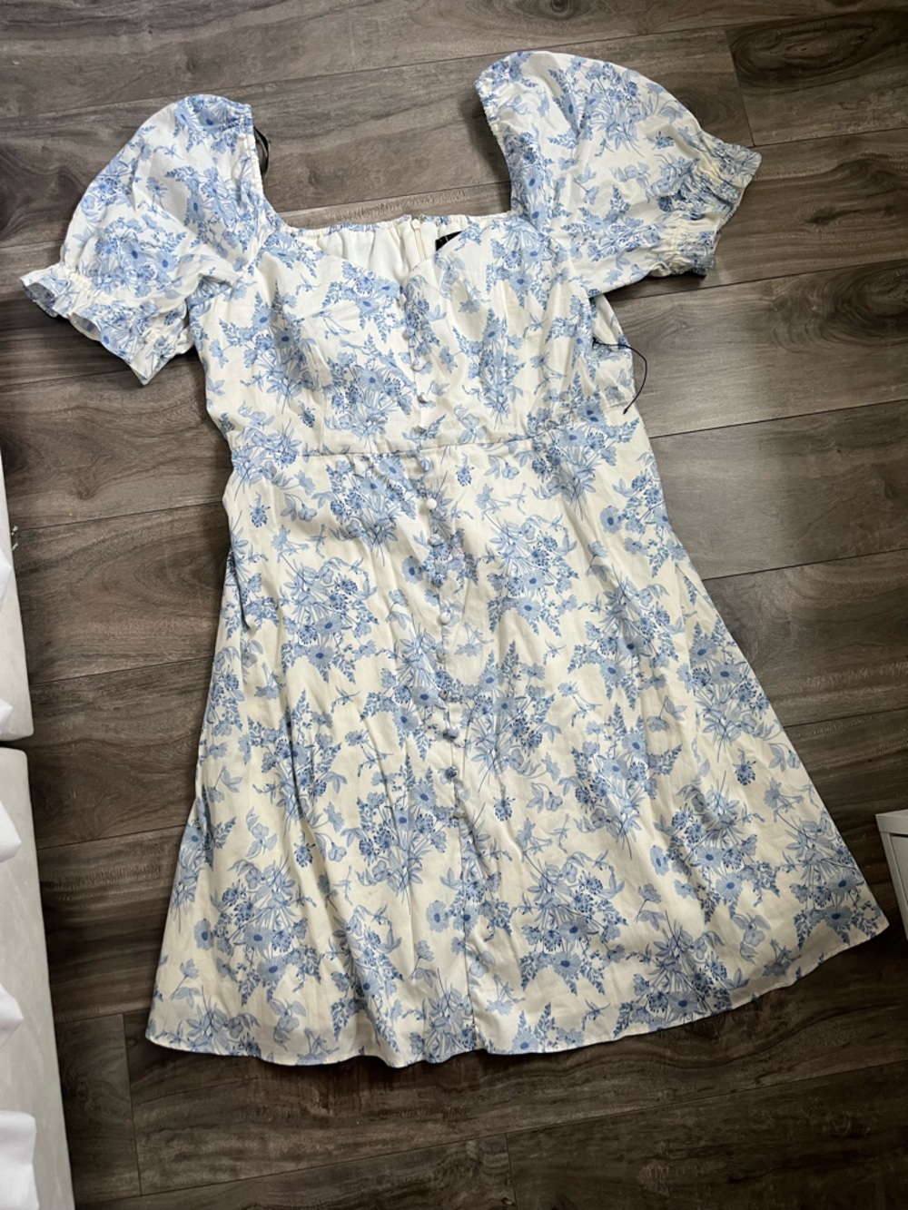 Laundry By Shelli Segal Cream Dress with Blue Floral Print